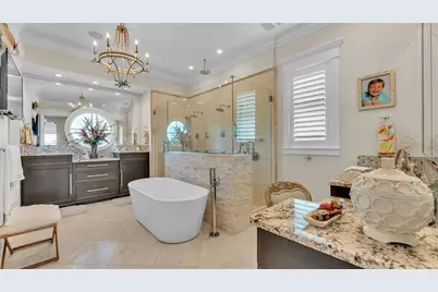 635 Key Royale Drive, Holmes Beach, FL 34217 - Photo 93