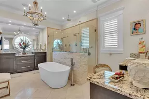 635 Key Royale Dr, Holmes Beach, FL 34217 - Photo 93