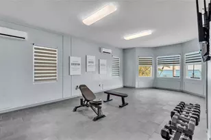 635 Key Royale Dr, Holmes Beach, FL 34217 - Photo 43