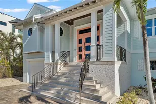 635 Key Royale Dr, Holmes Beach, FL 34217 - Photo 5