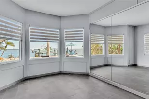 635 Key Royale Dr, Holmes Beach, FL 34217 - Photo 45