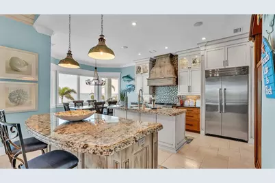 635 Key Royale Drive, Holmes Beach, FL 34217 - Photo 63