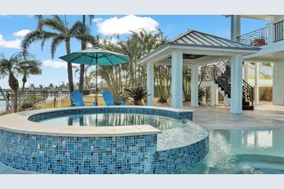 635 Key Royale Drive, Holmes Beach, FL 34217 - Photo 29