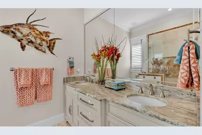 635 Key Royale Drive, Holmes Beach, FL 34217 - Photo 85