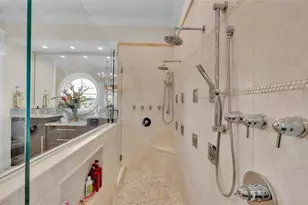 635 Key Royale Dr, Holmes Beach, FL 34217 - Photo 89