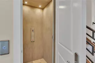 635 Key Royale Dr, Holmes Beach, FL 34217 - Photo 51