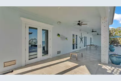 635 Key Royale Drive, Holmes Beach, FL 34217 - Photo 19