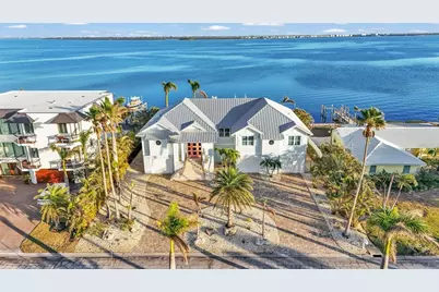 635 Key Royale Drive, Holmes Beach, FL 34217 - Photo 1