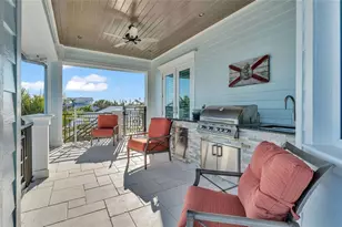 635 Key Royale Dr, Holmes Beach, FL 34217 - Photo 99