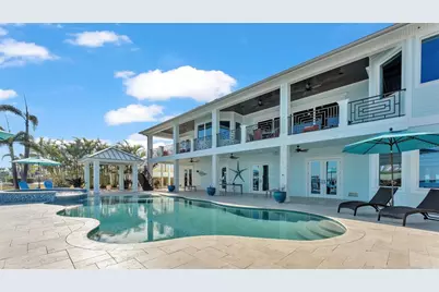 635 Key Royale Drive, Holmes Beach, FL 34217 - Photo 27