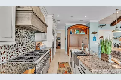 635 Key Royale Drive, Holmes Beach, FL 34217 - Photo 69