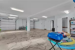 635 Key Royale Dr, Holmes Beach, FL 34217 - Photo 35