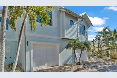 635 Key Royale Drive, Holmes Beach, FL 34217 - Photo 7