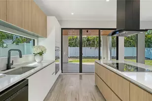 1730 Wisconsin Ln, Sarasota, FL 34239 - Photo 13