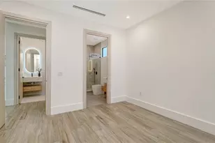 1730 Wisconsin Ln, Sarasota, FL 34239 - Photo 45