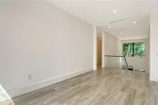 1730 Wisconsin Ln, Sarasota, FL 34239 - Photo 23