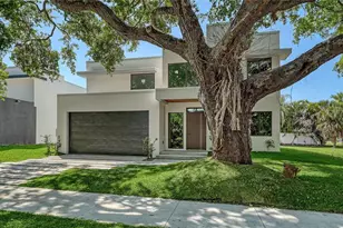 1730 Wisconsin Ln, Sarasota, FL 34239 - Photo 3