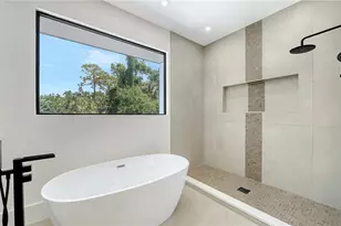 1734 Wisconsin Ln, Sarasota, FL 34239 - Photo 17