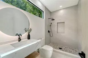 1734 Wisconsin Ln, Sarasota, FL 34239 - Photo 23
