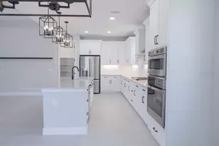 8100 Slipway Dr, Sarasota, FL 34240 - Photo 9