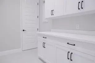 8100 Slipway Dr, Sarasota, FL 34240 - Photo 35