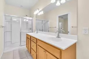 3740 82nd Ave Cir E, Sarasota, FL 34243 - Photo 11