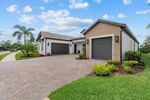 18035 Home Run Dr, Venice, FL 34293 - Photo 5