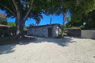 2403 21st Ave W, Bradenton, FL 34205 - Photo 3