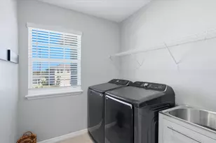 2109 Midnight Pearl Dr, Sarasota, FL 34240 - Photo 37