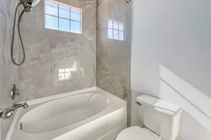 4980 Baraldi Cir, Sarasota, FL 34235 - Photo 13