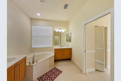 6507 37th Street E, Sarasota, FL 34243 - Photo 17