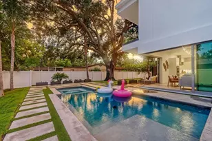 2010 Hyde Park Cir, Sarasota, FL 34239 - Photo 61