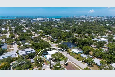2010 Hyde Park Circle, Sarasota, FL 34239 - Photo 25