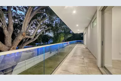 2010 Hyde Park Circle, Sarasota, FL 34239 - Photo 21