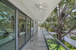 2010 Hyde Park Cir, Sarasota, FL 34239 - Photo 61