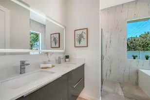 2010 Hyde Park Cir, Sarasota, FL 34239 - Photo 19