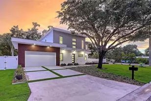 2010 Hyde Park Cir, Sarasota, FL 34239 - Photo 3