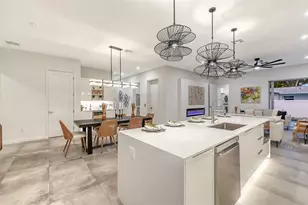 2010 Hyde Park Cir, Sarasota, FL 34239 - Photo 13