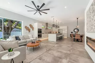 2010 Hyde Park Cir, Sarasota, FL 34239 - Photo 21