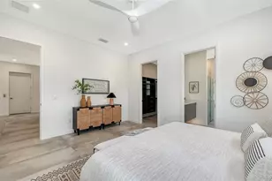2010 Hyde Park Cir, Sarasota, FL 34239 - Photo 19