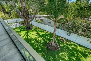 2010 Hyde Park Cir, Sarasota, FL 34239 - Photo 7