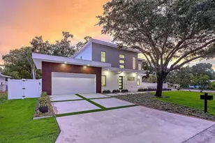 2010 Hyde Park Cir, Sarasota, FL 34239 - Photo 5