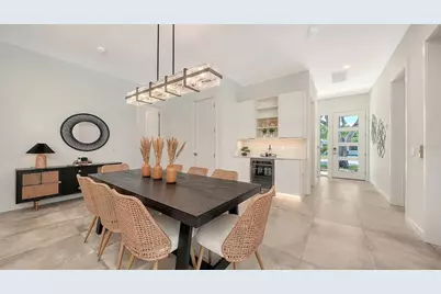 2010 Hyde Park Circle, Sarasota, FL 34239 - Photo 9