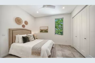 2010 Hyde Park Circle, Sarasota, FL 34239 - Photo 59