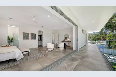 2010 Hyde Park Circle, Sarasota, FL 34239 - Photo 37