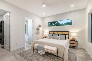 2010 Hyde Park Cir, Sarasota, FL 34239 - Photo 17