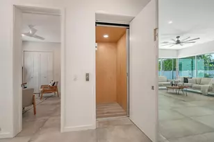 2010 Hyde Park Cir, Sarasota, FL 34239 - Photo 35