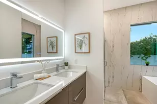 2010 Hyde Park Cir, Sarasota, FL 34239 - Photo 23