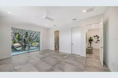 2010 Hyde Park Circle, Sarasota, FL 34239 - Photo 31