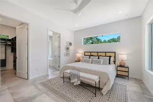 2010 Hyde Park Cir, Sarasota, FL 34239 - Photo 11